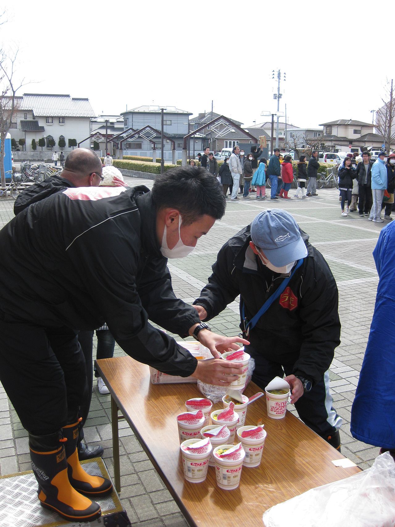 2011.3 日清食品グループが東日本大震災の災被者にインスタント
